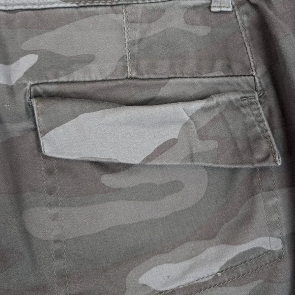 Jolt Green Camo Joggers - Picture 2 of 5
